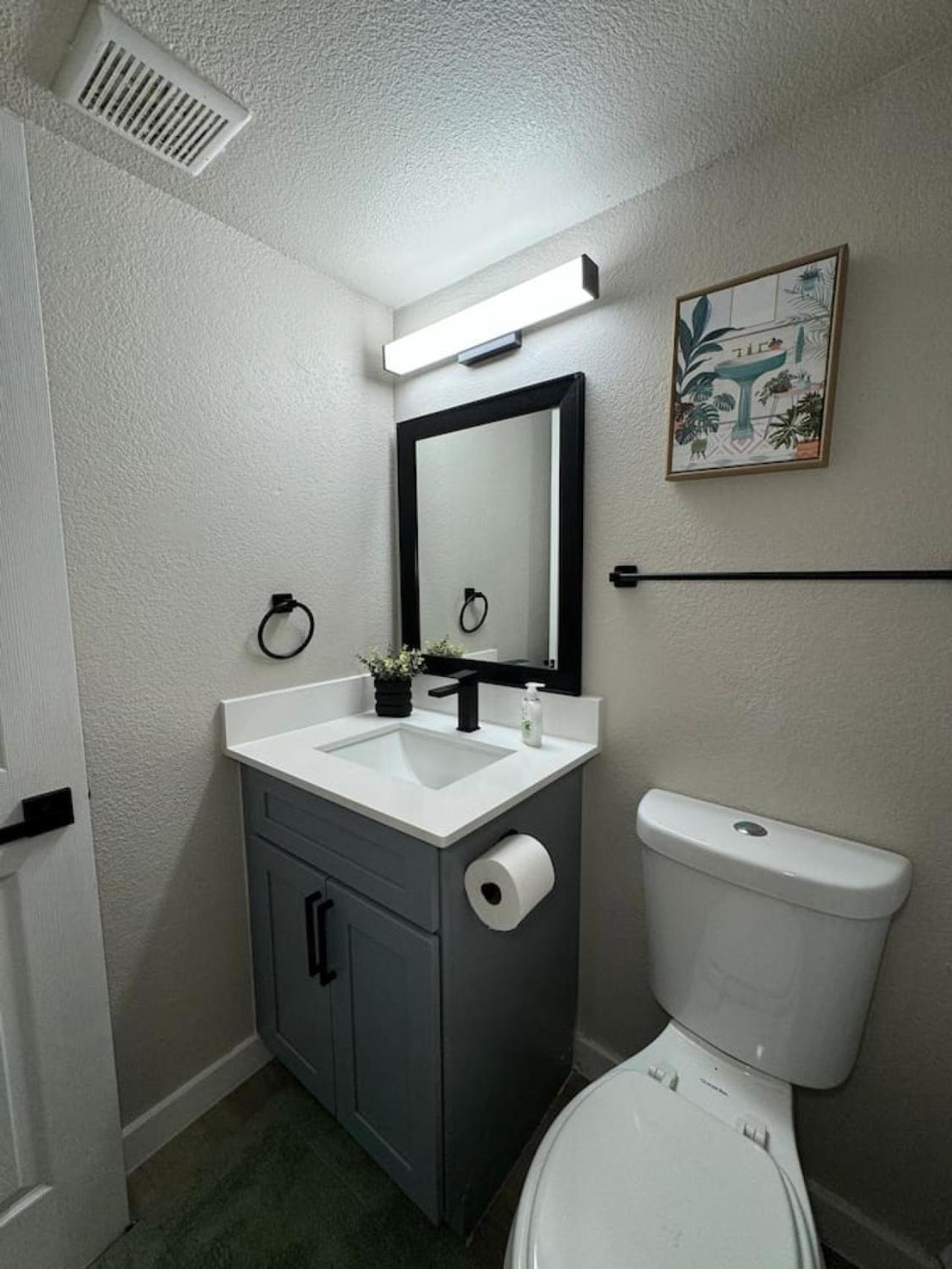 Dt Cozy Gem 1bd Apartment *
