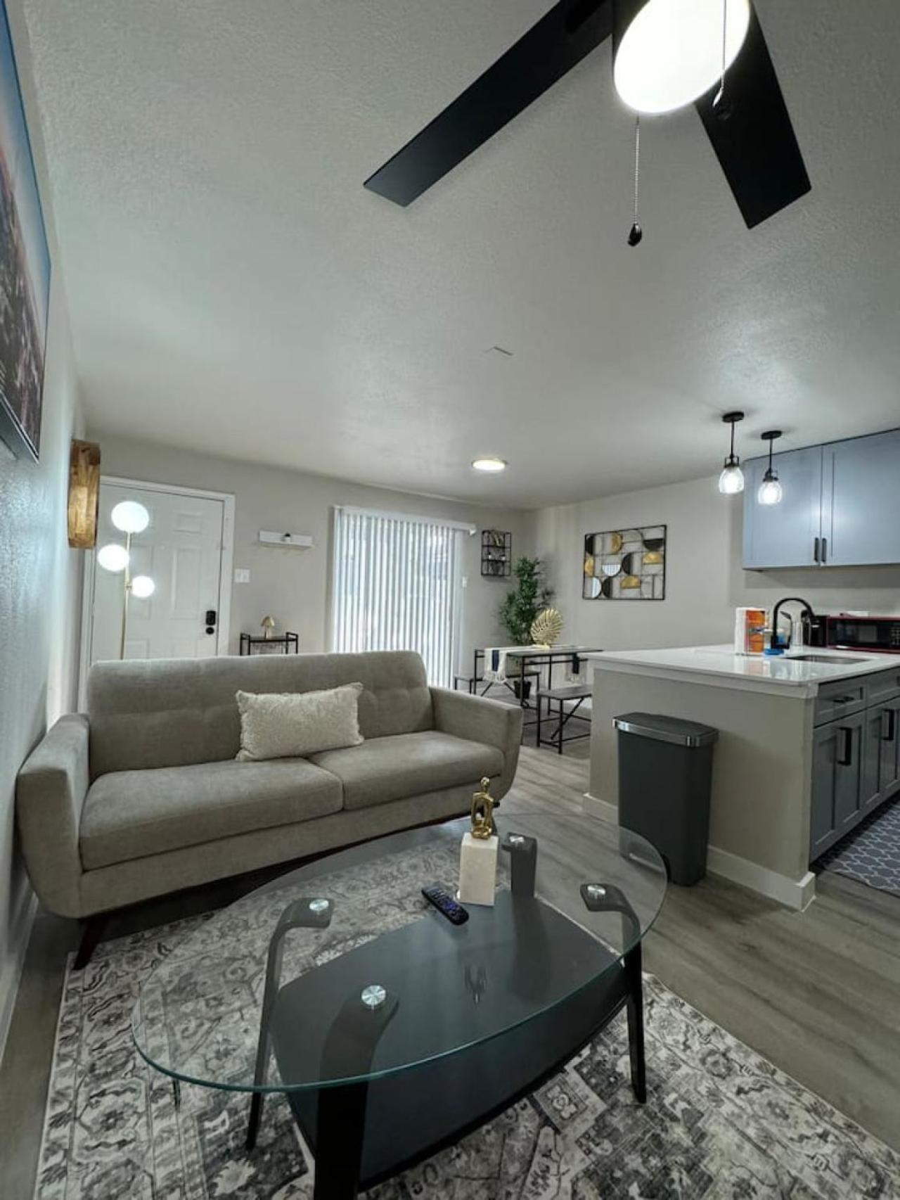 Dt Cozy Gem 1bd Apartment *